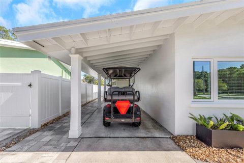 House in Clearwater, Florida 2 bedrooms, 102.56 sq.m. № 2148191 - photo 6