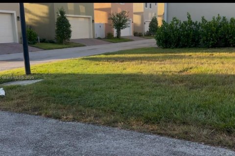 Terreno en Port St. Lucie, Florida № 2013842