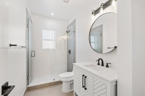 Propiedad comercial en venta en Miami, Florida, 327.76 m2 № 2339876 - foto 17