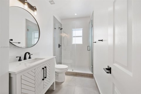 Propiedad comercial en venta en Miami, Florida, 327.76 m2 № 2339876 - foto 16