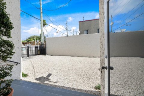 Propiedad comercial en venta en Miami, Florida, 327.76 m2 № 2339876 - foto 19