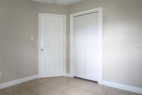 Casa en alquiler en Tampa, Florida, 2 dormitorios, 55.56 m2 № 1791562 - foto 9