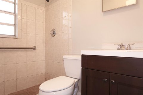 Casa en alquiler en Tampa, Florida, 2 dormitorios, 55.56 m2 № 1791562 - foto 11