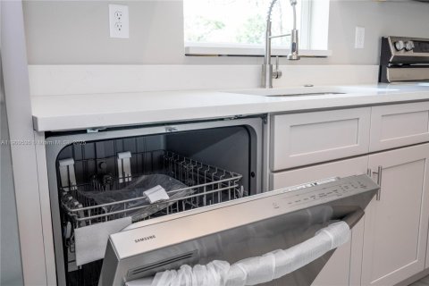 House in Sebring, Florida 3 bedrooms № 1953009 - photo 15