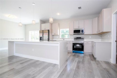 House in Sebring, Florida 3 bedrooms № 1953009 - photo 10