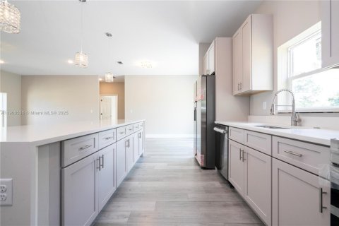 House in Sebring, Florida 3 bedrooms № 1953009 - photo 14