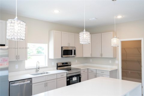 House in Sebring, Florida 3 bedrooms № 1953009 - photo 6