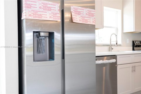 House in Sebring, Florida 3 bedrooms № 1953009 - photo 7