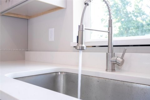 House in Sebring, Florida 3 bedrooms № 1953009 - photo 12