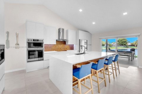 Casa en venta en Pembroke Pines, Florida, 3 dormitorios, 177.72 m2 № 1768356 - foto 13