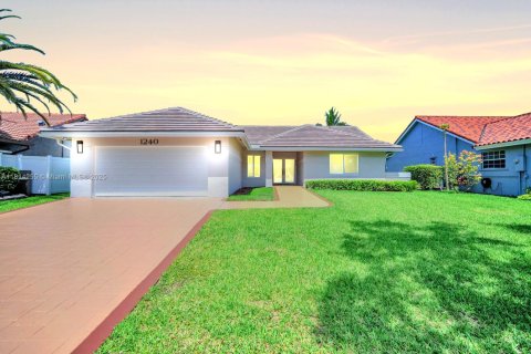 Casa en venta en Pembroke Pines, Florida, 3 dormitorios, 177.72 m2 № 1768356 - foto 5