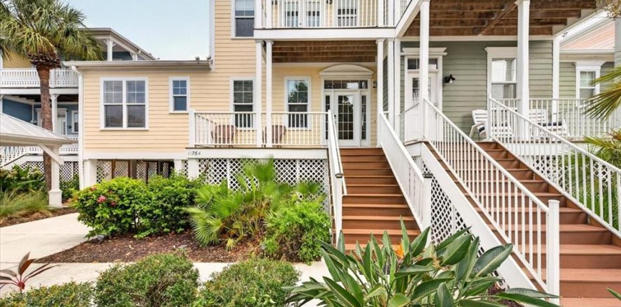 Townhouse in Placida, Florida 3 bedrooms, 211.82 sq.m. № 2314146