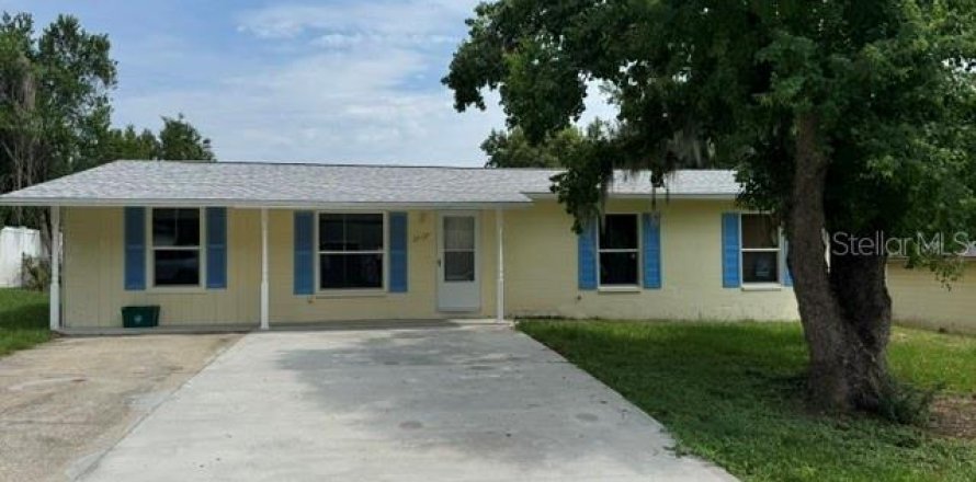 House in Brooksville, Florida 3 bedrooms, 118.45 sq.m. № 2267365