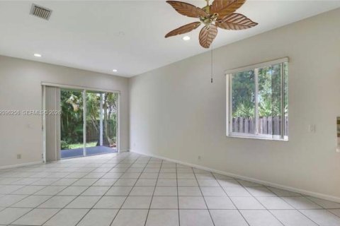 Villa ou maison à louer à Stuart, Floride: 3 chambres № 2387822 - photo 8