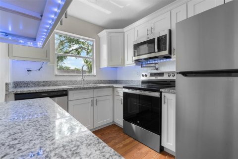 House in Saint Petersburg, Florida 2 bedrooms, 95.13 sq.m. № 1829202 - photo 27
