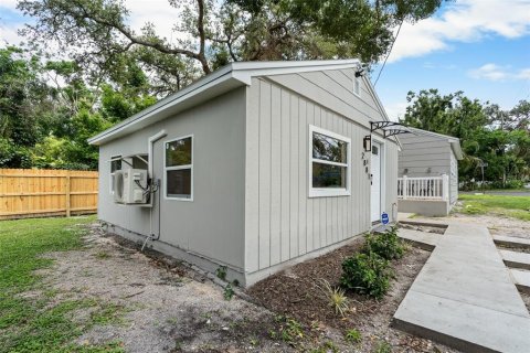 House in Saint Petersburg, Florida 2 bedrooms, 95.13 sq.m. № 1829202 - photo 8