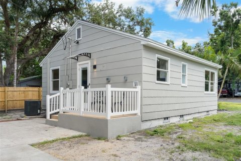 House in Saint Petersburg, Florida 2 bedrooms, 95.13 sq.m. № 1829202 - photo 11