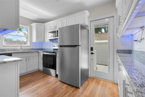 House in Saint Petersburg, Florida 2 bedrooms, 95.13 sq.m. № 1829202 - photo 26