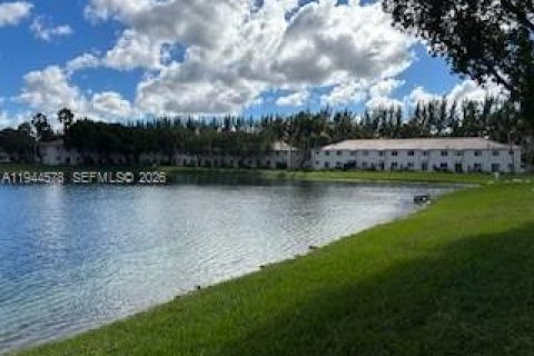 Copropriété à louer à Homestead, Floride: 2 chambres, 76.37 m2 № 2001483 - photo 3