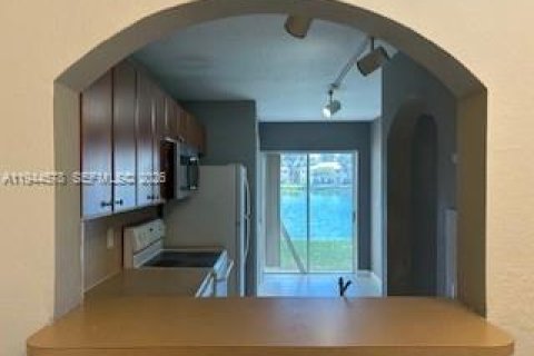 Copropriété à louer à Homestead, Floride: 2 chambres, 76.37 m2 № 2001483 - photo 10