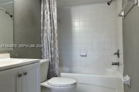 Copropriété à louer à Homestead, Floride: 2 chambres, 76.37 m2 № 2001483 - photo 9