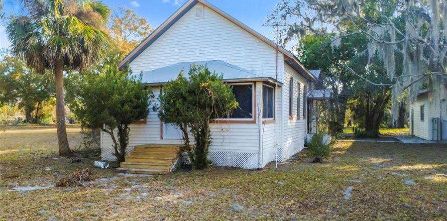 House in Mount Dora, Florida 3 bedrooms, 162.76 sq.m. № 2109009