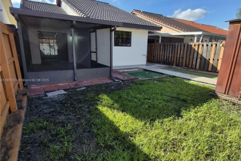 Villa ou maison à vendre à Hialeah, Floride: 3 chambres, 108.14 m2 № 1951669 - photo 11