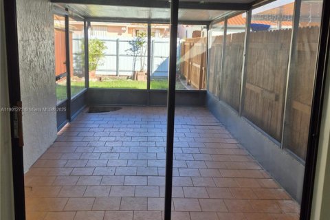 Villa ou maison à vendre à Hialeah, Floride: 3 chambres, 108.14 m2 № 1951669 - photo 9