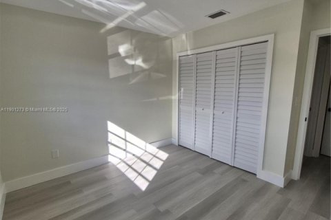 Villa ou maison à vendre à Hialeah, Floride: 3 chambres, 108.14 m2 № 1951669 - photo 6