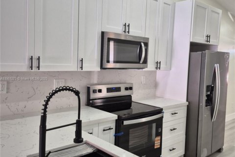 Villa ou maison à vendre à Hialeah, Floride: 3 chambres, 108.14 m2 № 1951669 - photo 4