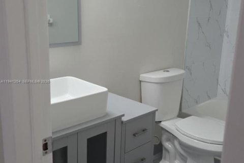 Condominio en venta en Oakland Park, Florida, 2 dormitorios, 81.75 m2 № 2000646 - foto 12