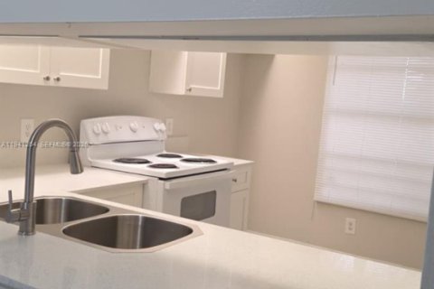 Condominio en venta en Oakland Park, Florida, 2 dormitorios, 81.75 m2 № 2000646 - foto 6