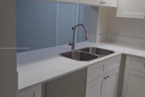 Condominio en venta en Oakland Park, Florida, 2 dormitorios, 81.75 m2 № 2000646 - foto 4
