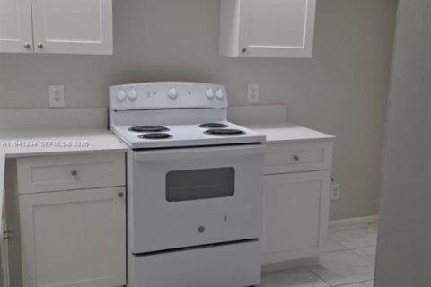 Condominio en venta en Oakland Park, Florida, 2 dormitorios, 81.75 m2 № 2000646 - foto 3