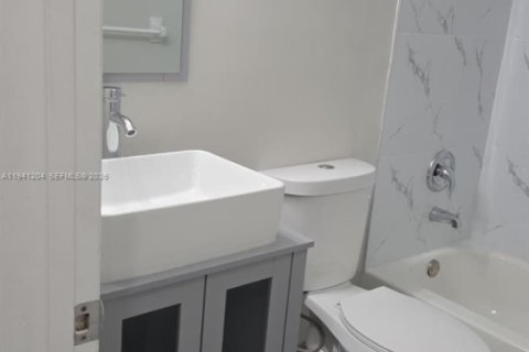 Condominio en venta en Oakland Park, Florida, 2 dormitorios, 81.75 m2 № 2000646 - foto 9