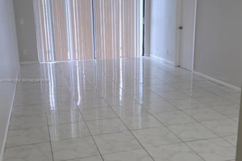 Condominio en venta en Oakland Park, Florida, 2 dormitorios, 81.75 m2 № 2000646 - foto 15
