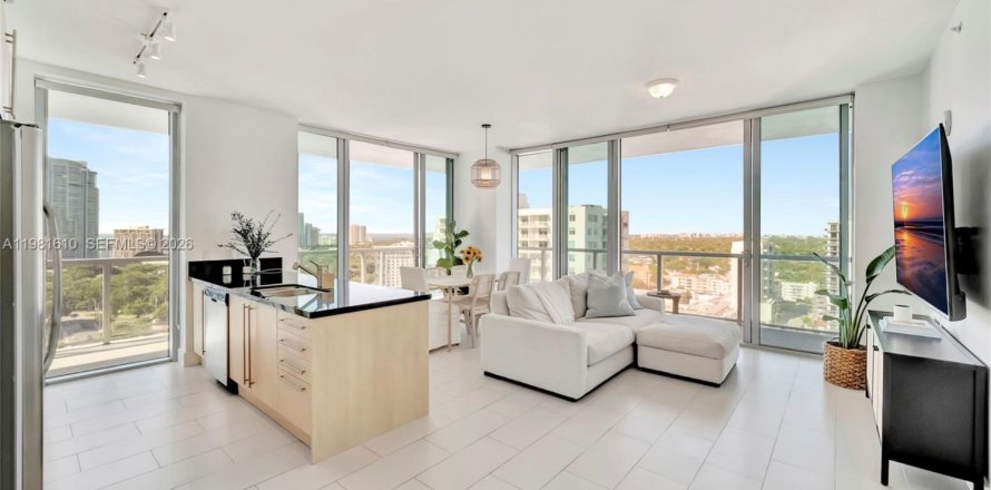 Кондоминиум с 2 спальнями в Майами, Флорида № 2043721