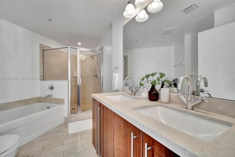 Снять в аренду кондоминиум в Майами, Флорида 2 спальни, 102.1м2, № 2043721 - фото 18