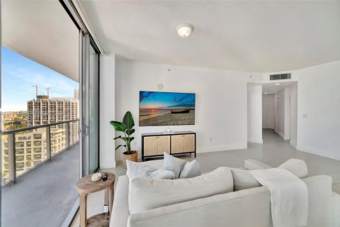 Снять в аренду кондоминиум в Майами, Флорида 2 спальни, 102.1м2, № 2043721 - фото 8