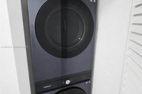 Снять в аренду кондоминиум в Майами, Флорида 2 спальни, 102.1м2, № 2043721 - фото 23