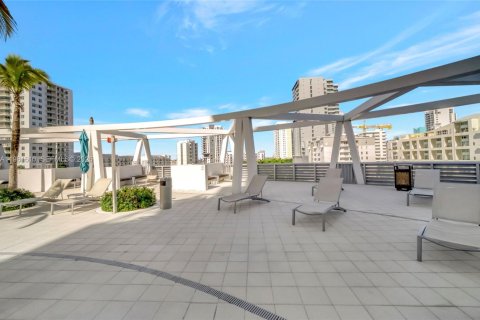 Снять в аренду кондоминиум в Майами, Флорида 2 спальни, 102.1м2, № 2043721 - фото 29