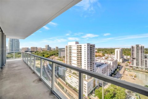 Снять в аренду кондоминиум в Майами, Флорида 2 спальни, 102.1м2, № 2043721 - фото 12