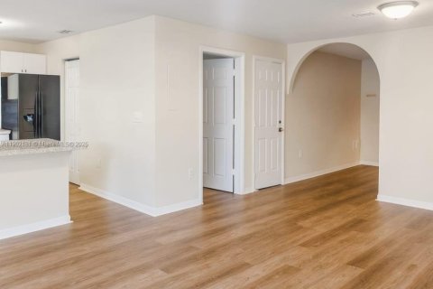 Townhouse in Homestead, Florida 3 bedrooms, 153.94 sq.m. № 1953732 - photo 4