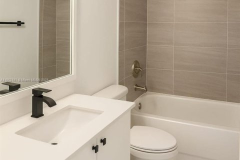 Townhouse in Homestead, Florida 3 bedrooms, 153.94 sq.m. № 1953732 - photo 11