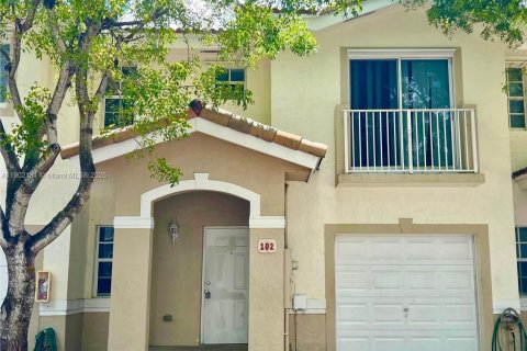 Townhouse in Homestead, Florida 3 bedrooms, 153.94 sq.m. № 1953732 - photo 17