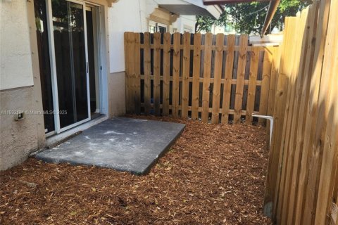 Townhouse in Homestead, Florida 3 bedrooms, 153.94 sq.m. № 1953732 - photo 15