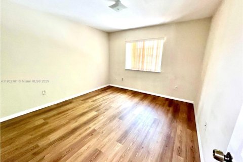 Townhouse in Homestead, Florida 3 bedrooms, 153.94 sq.m. № 1953732 - photo 12