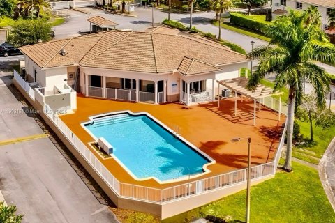 Townhouse in Homestead, Florida 3 bedrooms, 153.94 sq.m. № 1953732 - photo 18