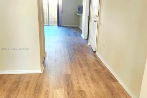 Townhouse in Homestead, Florida 3 bedrooms, 153.94 sq.m. № 1953732 - photo 6