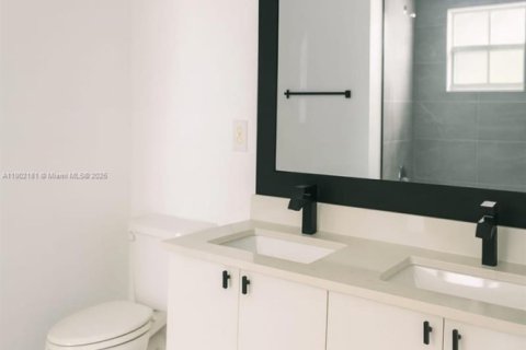 Townhouse in Homestead, Florida 3 bedrooms, 153.94 sq.m. № 1953732 - photo 10